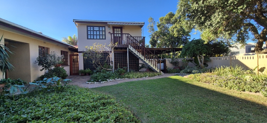4 Bedroom Property for Sale in Table View Western Cape